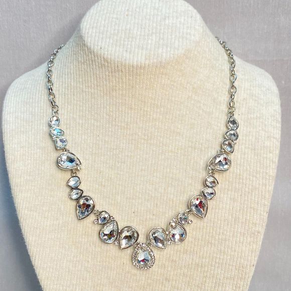 Silver Tone Princess Necklace Clear Tear Drop Rhinestones Varying Sizes - Picture 1 of 10